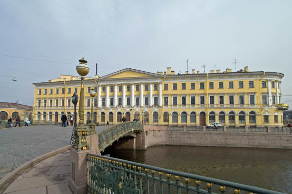 Sankt Petersburg_Malo-Konyushennyi most_2006_b